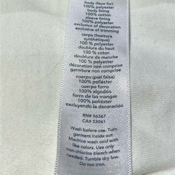 3 for $30 Oshkosh B’Gosh. Faux fur cream colour jacket - Picture 3 of 6